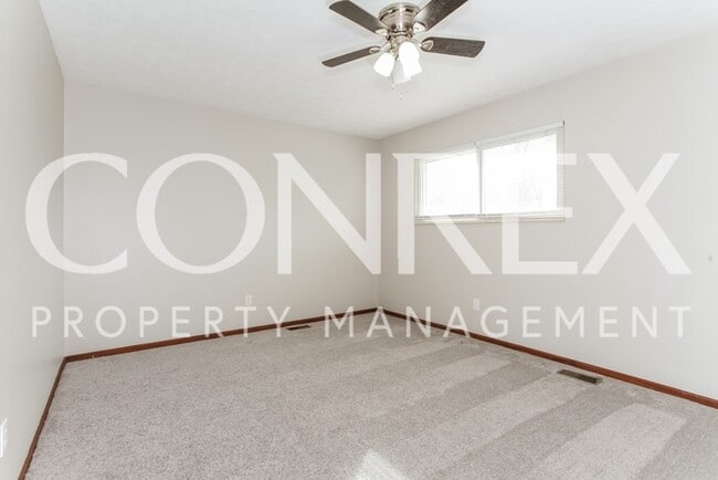 Building Photo - Paxton Wood!