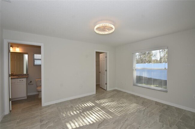 Building Photo - 11 Buttonwood Ln