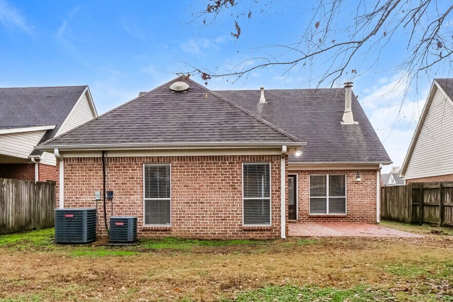 Building Photo - 2644 Graystone Dr