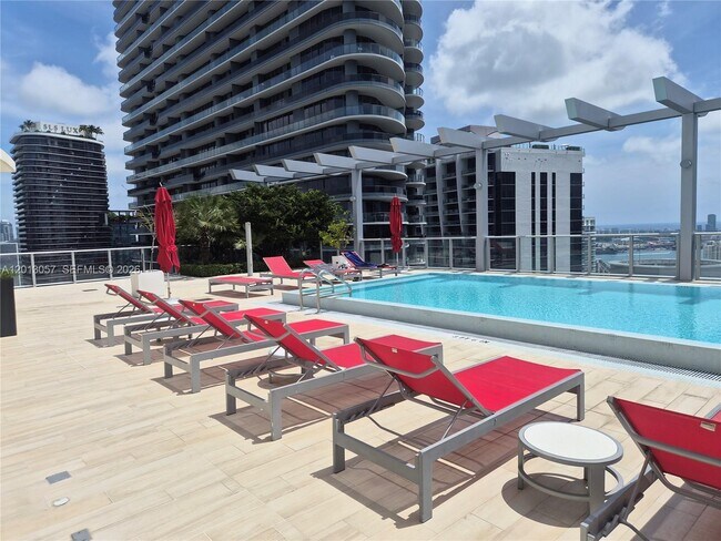 Building Photo - 1100 S Miami Ave
