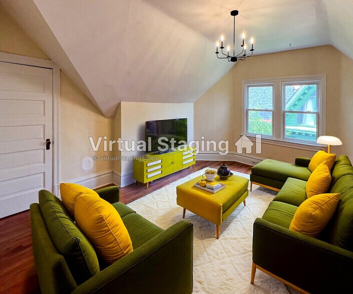 Living Room - 926 Savannah Ave