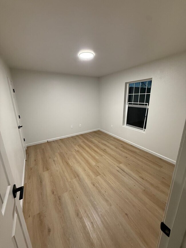 Building Photo - 8460-8460 N Palmer Fishhook Rd