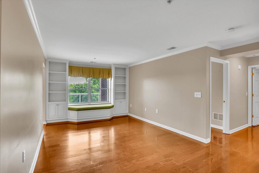 Building Photo - 12240 Roundwood Rd