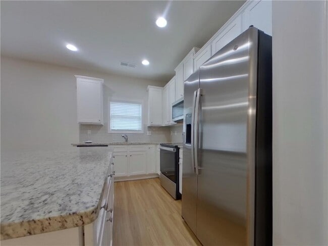 Building Photo - 519 Trickum Hill Dr