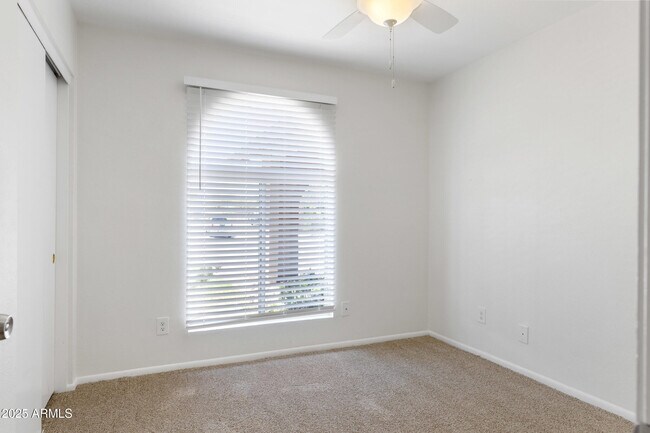 Building Photo - 417 W Mission Dr