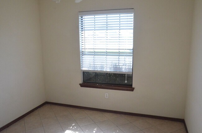 Building Photo - Great Home, Great Value
