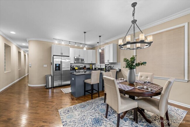 Building Photo - 1753 N Artesian Ave