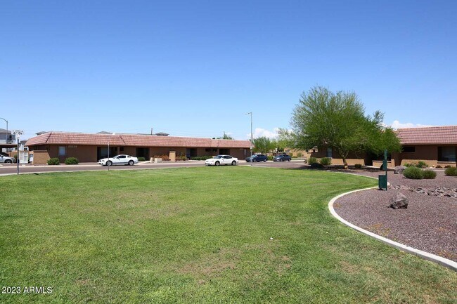 Building Photo - 522 W Blackhawk Dr