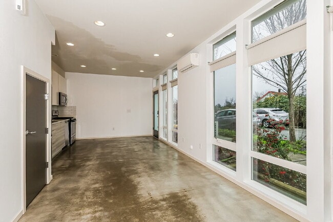 Building Photo - 5962 36th Ave S