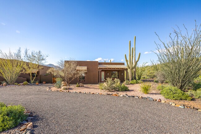 Building Photo - 6200 E Cielo Run N