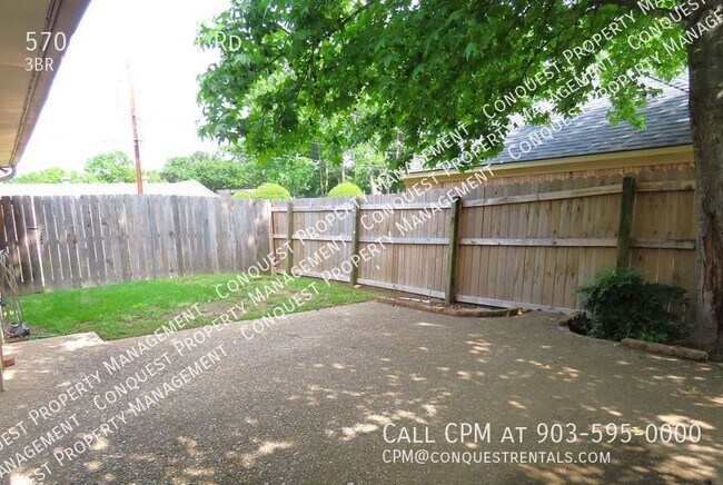 Building Photo - South Tyler! Spacious 3 Bedroom, 2 Bath To...