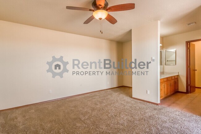 Building Photo - 2805 Palo Verde Dr NE
