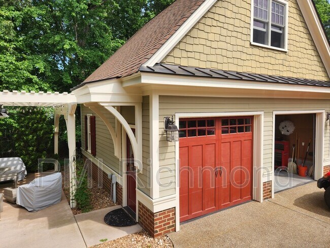 Building Photo - 2761 Live Oak Ln