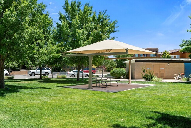 Building Photo - 2316 Penn Ave SE