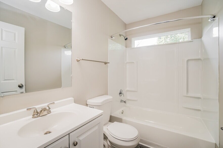 Building Photo - 985 Preble Dr