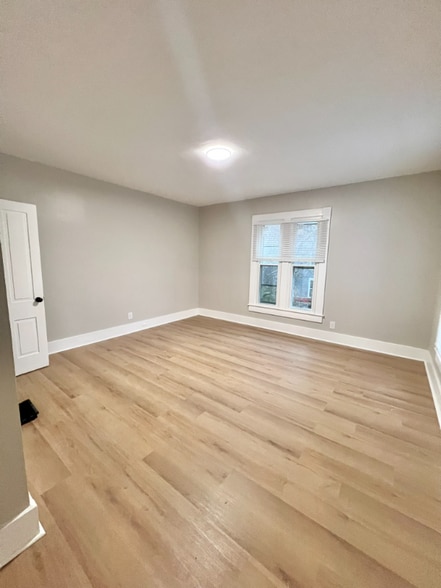 Building Photo - 4932 Roanoke St