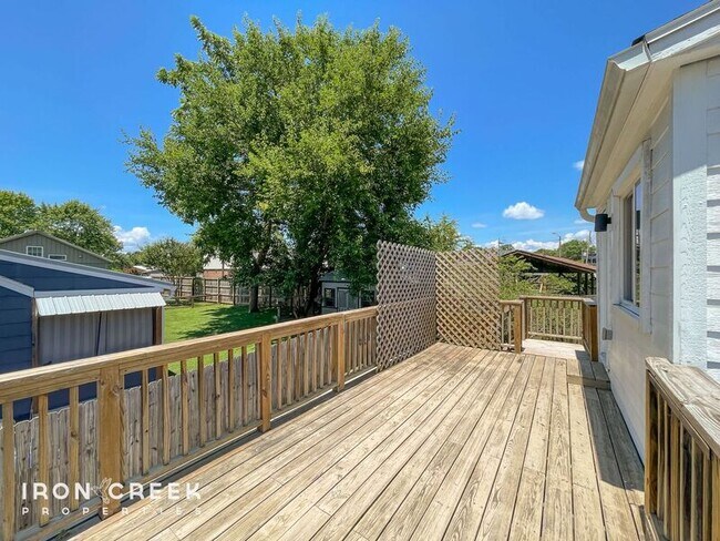 Building Photo - 21 Brevard Rd