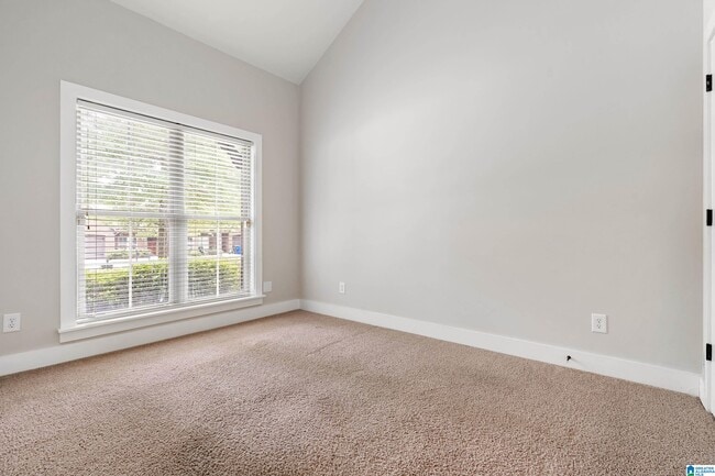 Building Photo - 132 Singapore Cir