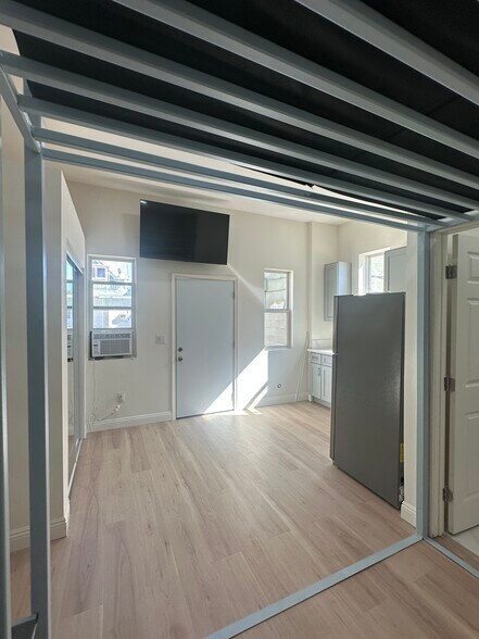 Building Photo - 1223 Elden Ave