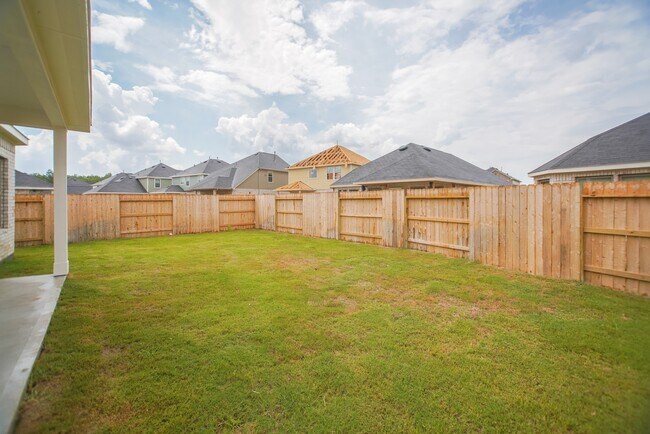 Building Photo - 10614 Whitejacket