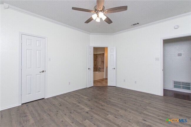 Building Photo - 1802 Lava Ln