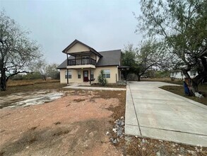 Building Photo - 4004 N La Homa Rd