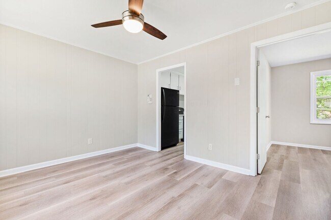 Building Photo - 4941 Fieldcrest Dr
