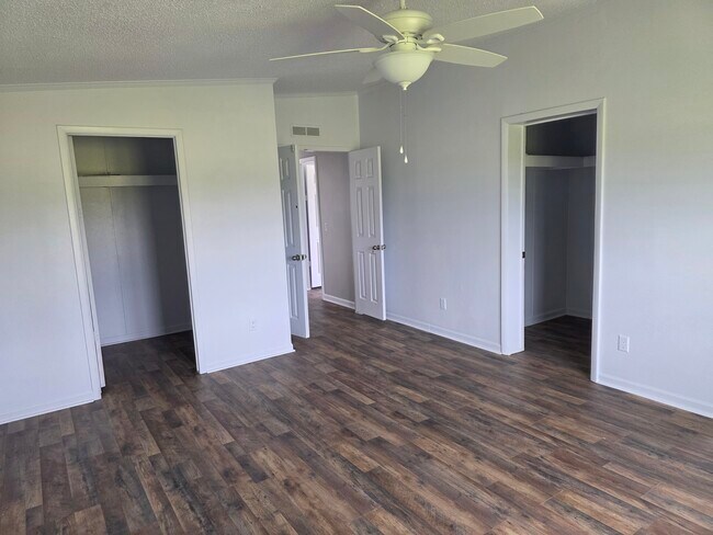 Building Photo - 1527 Haymount Rd