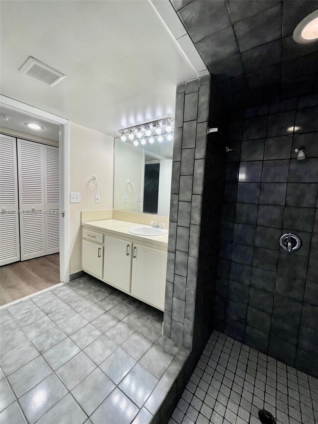 Building Photo - 8251 SW 157th Ave