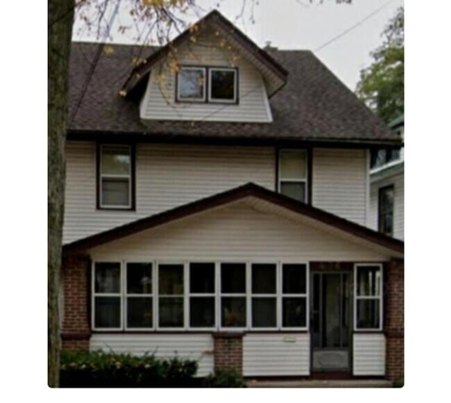 Building Photo - 436 Worden St SE