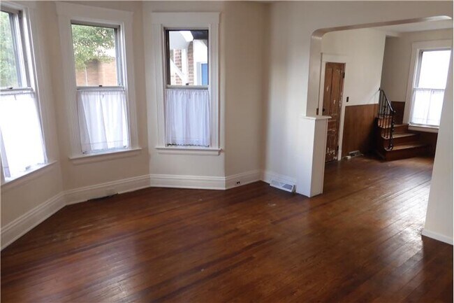 Building Photo - 203 Boone St