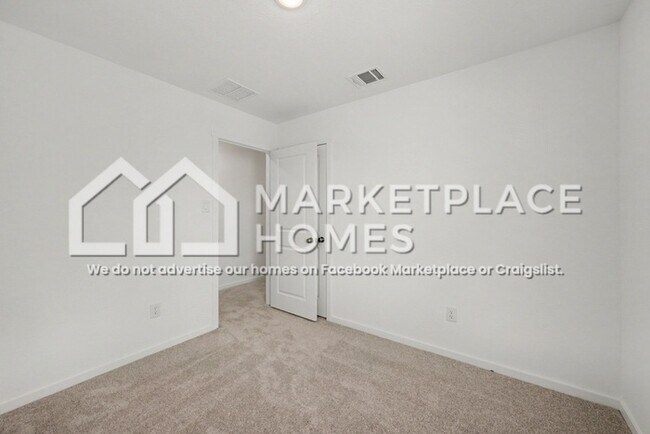 Building Photo - 7643 Varo Gln