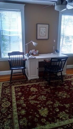 Building Photo - 211 W 8th St