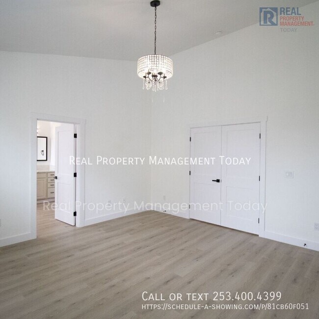 Building Photo - 105 Lane Blvd NW