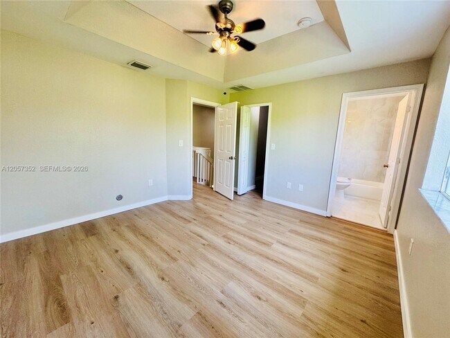 Building Photo - 1592 SE 27th Ct