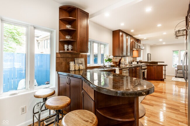 Building Photo - 5758 Wildwood Ave