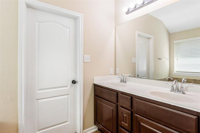 Building Photo - 21827 Mount Hunt Dr