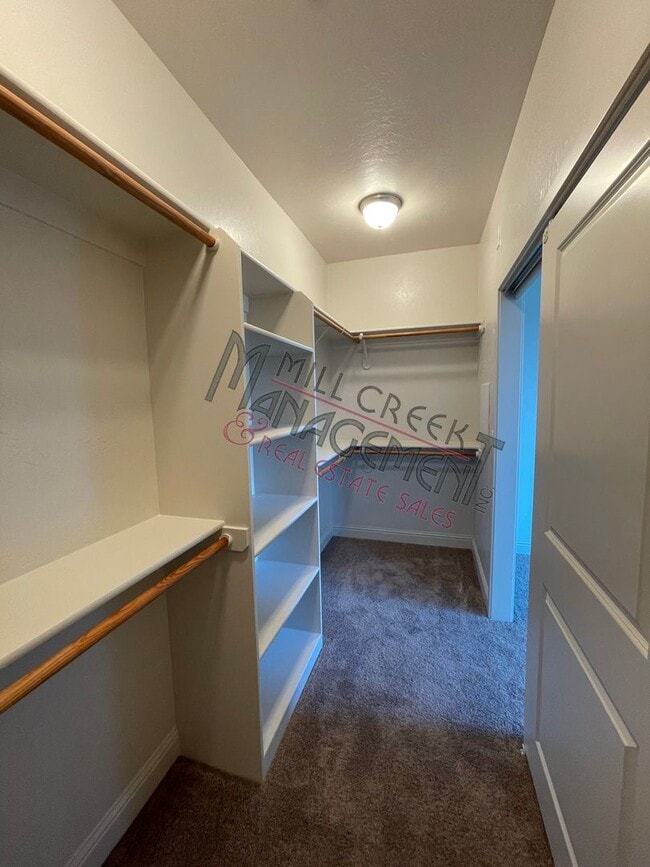 Building Photo - New home in the Beautiful Southern Highlan...