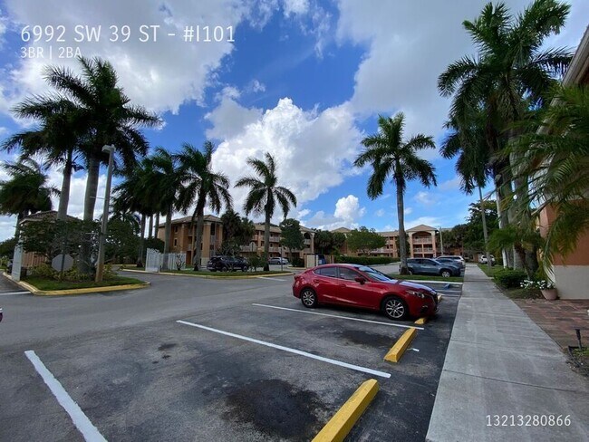 Building Photo - 6992 SW 39th St