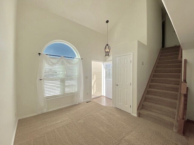 Building Photo - Spacious Briargate 4 Bedroom/3.5 Bathroom Home with huge Yard