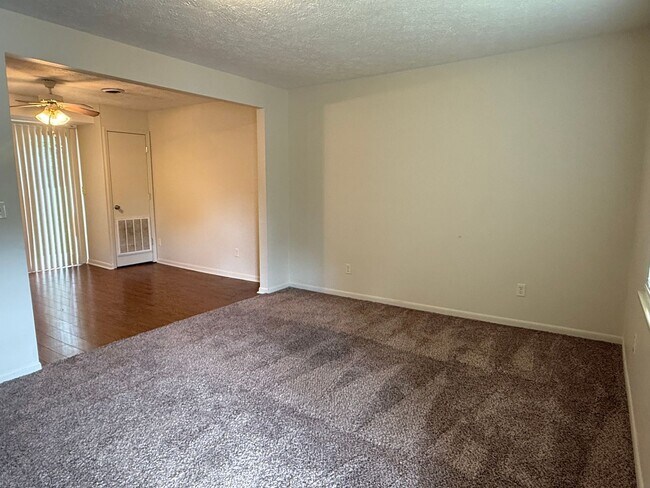 Building Photo - 110 Dove Ln