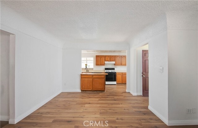 Building Photo - 1106 N San Gabriel Ave