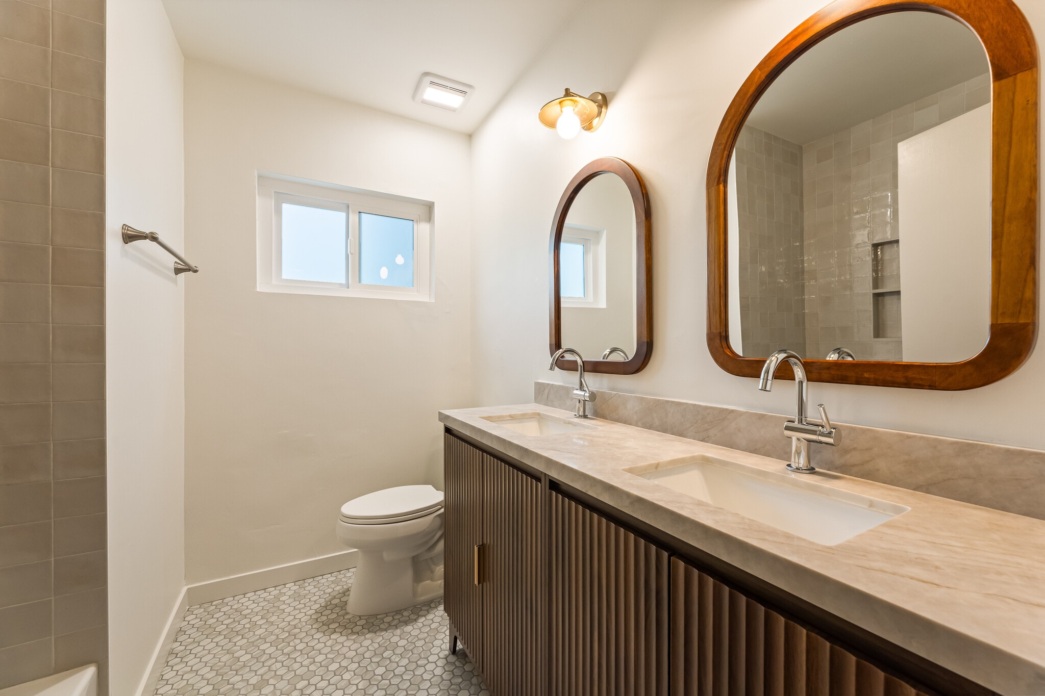 Building Photo - 3205 Fairesta St