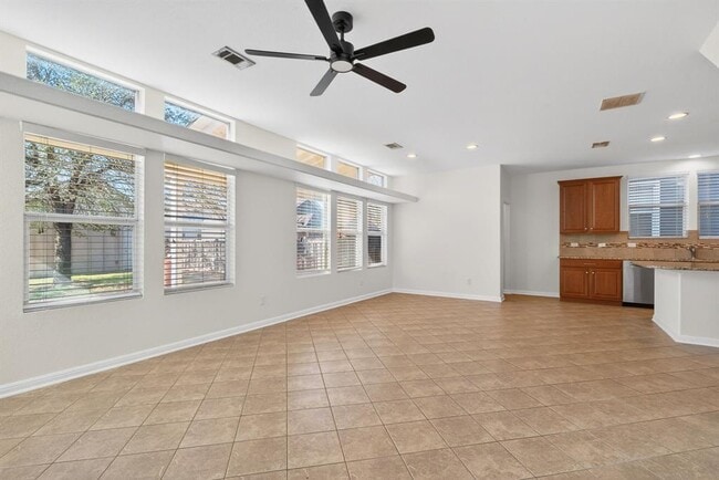 Building Photo - 2068 Herzog