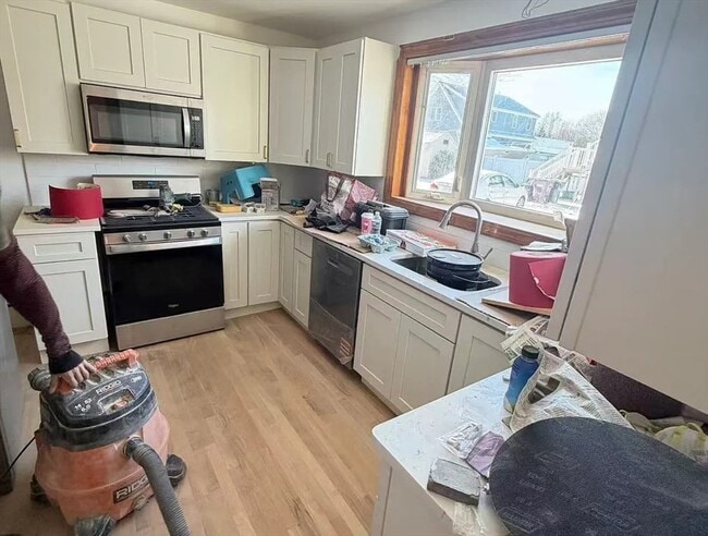 Building Photo - 289 Milton St