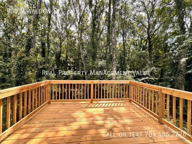 Building Photo - 900 N Weldon St