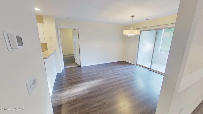 Building Photo - 4158 Breezewood Dr