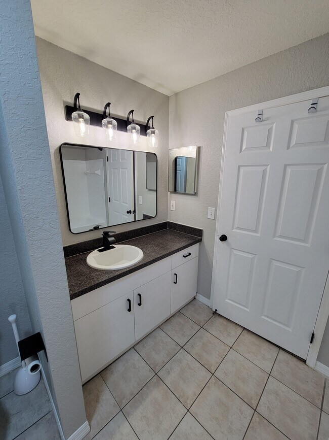 Building Photo - The Condo