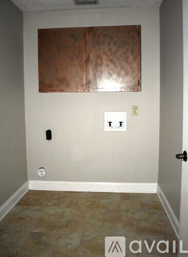 Building Photo - 10439 Inverness Dr