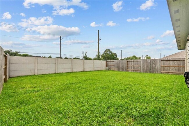Building Photo - 9043 Estes Lks Dr